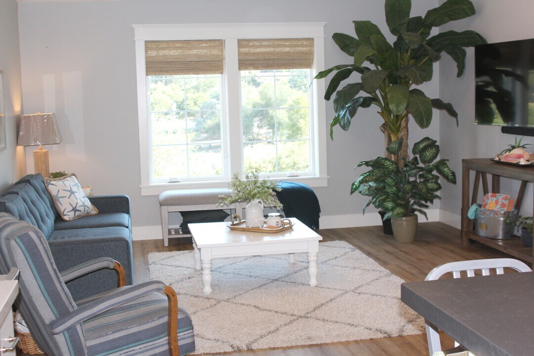 27593 High Vista Dr in Escondido, CA - Building Photo