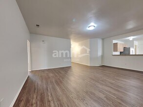 512 Timber Dr in Waxahachie, TX - Foto de edificio - Building Photo