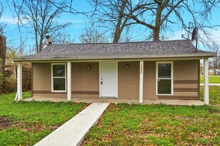 12121 3rd Ave in Cincinnati, OH - Building Photo