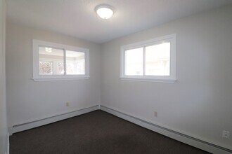 380 Holcomb St in Hartford, CT - Building Photo - Building Photo