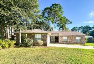 10498 Arrowhead Dr in Jacksonville, FL - Building Photo