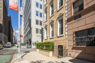 25 E 38th St in New York, NY - Building Photo - Building Photo