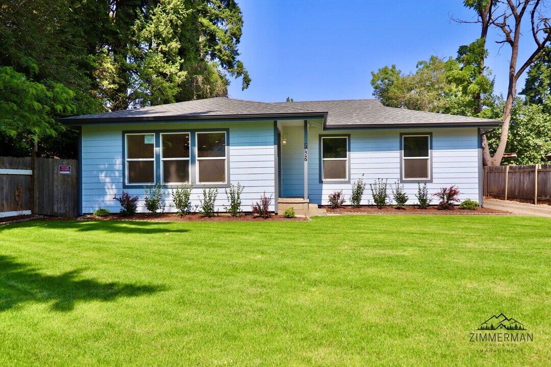 2957 W 15th Ave in Eugene, OR - Building Photo