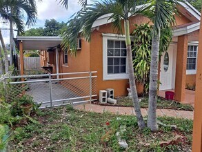 3708 SW 58th Ave in West Park, FL - Building Photo - Building Photo