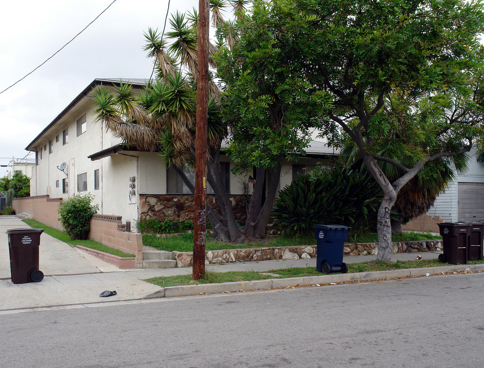 11617 Cedar Ave in Hawthorne, CA - Foto de edificio