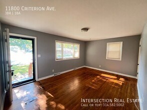 11800 Criterion Ave in St. Louis, MO - Building Photo - Building Photo