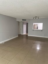 8051 Colony Cir S, Unit 206 in Tamarac, FL - Building Photo - Building Photo