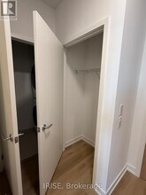 395 Square One Dr in Mississauga, ON - Building Photo - Building Photo