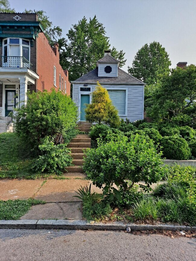 3867 Fairview Ave Rentals in St. Louis, MO