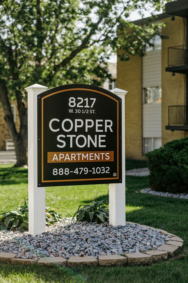 Copper Stone Apartments in St. Louis Park, MN - Foto de edificio - Building Photo