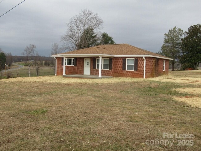 7510 Palm Tree Church Rd in Vale, NC - Building Photo - Building Photo