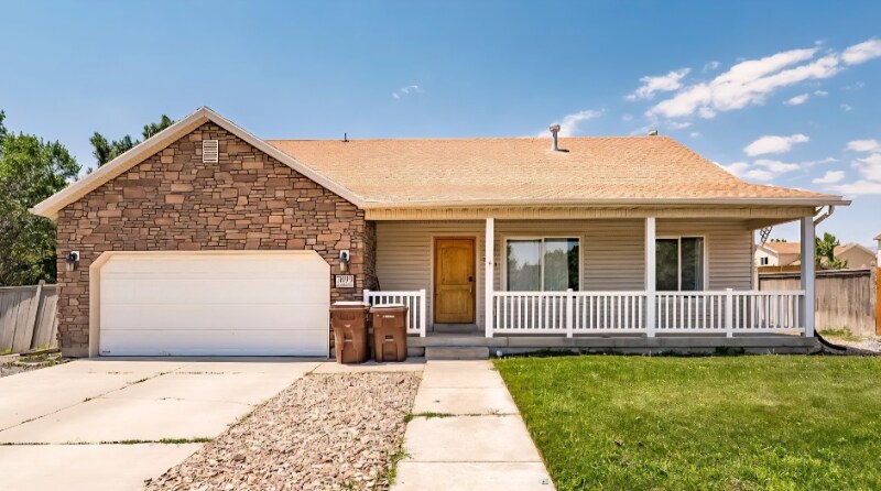 7899 Apache Ln in Eagle Mountain, UT - Building Photo