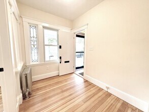 47 Walker St, Unit 1 in Somerville, MA - Building Photo - Building Photo