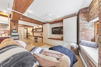 518 Beatty St in Vancouver, BC - Building Photo - Building Photo