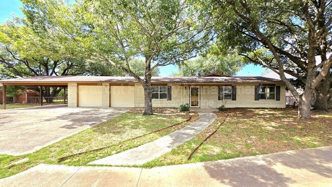 property at 7609 Linkside St