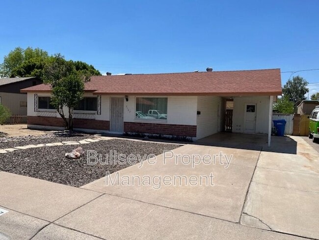 property at 3127 W Dahlia Dr