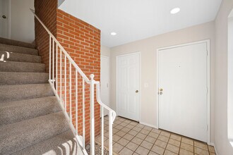 1030 Ruberta Ave, Unit 12 in Glendale, CA - Building Photo - Building Photo