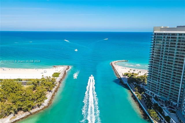 10275 Collins Ave, Unit 310 in Bal Harbour, FL - Building Photo - Building Photo