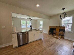 2818 Vaulx Ln in Nashville, TN - Building Photo - Building Photo
