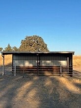 16937 Morrison Rd in Oakdale, CA - Building Photo - Building Photo
