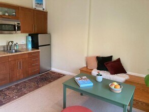 21338 Colina Dr in Topanga, CA - Building Photo - Building Photo