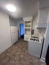 1933 El Monte Ave in Sacramento, CA - Building Photo - Building Photo