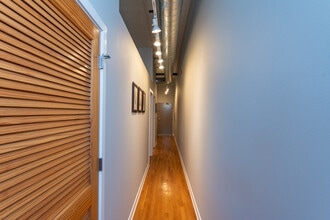 1224 W Van Buren St, Unit 622 in Chicago, IL - Foto de edificio - Building Photo