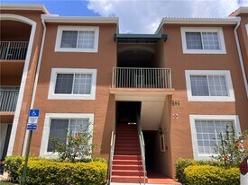 1240 Wildwood Lakes Blvd in Naples, FL - Building Photo
