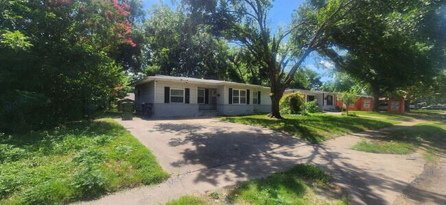 1520 Hilltop Dr in Garland, TX - Building Photo - Building Photo