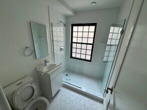 1 Arrow St, Unit #105 in Cambridge, MA - Building Photo - Building Photo
