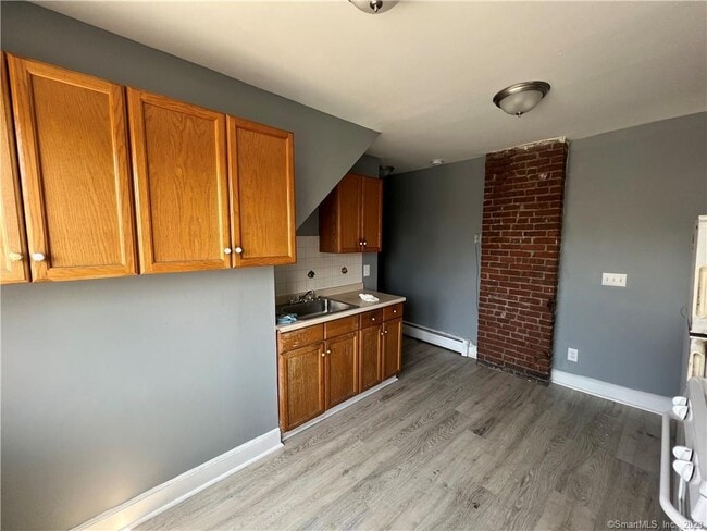 251 Black Rock Ave in Bridgeport, CT - Building Photo - Building Photo