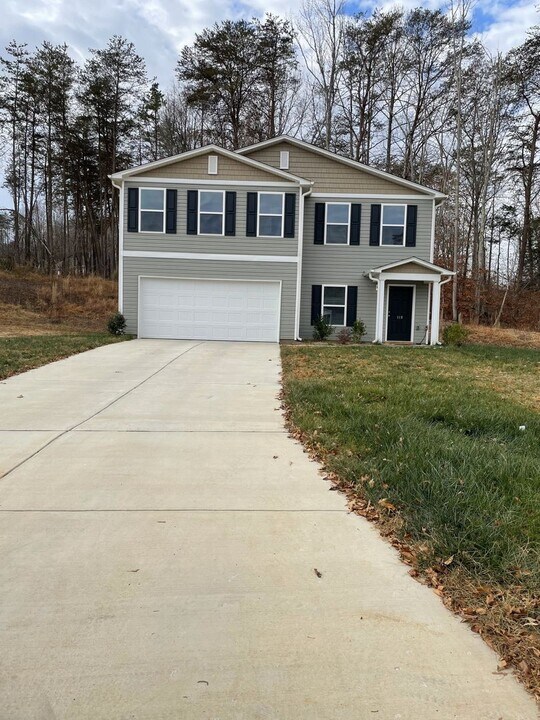 119 Carmel Cv Dr in Mocksville, NC - Building Photo