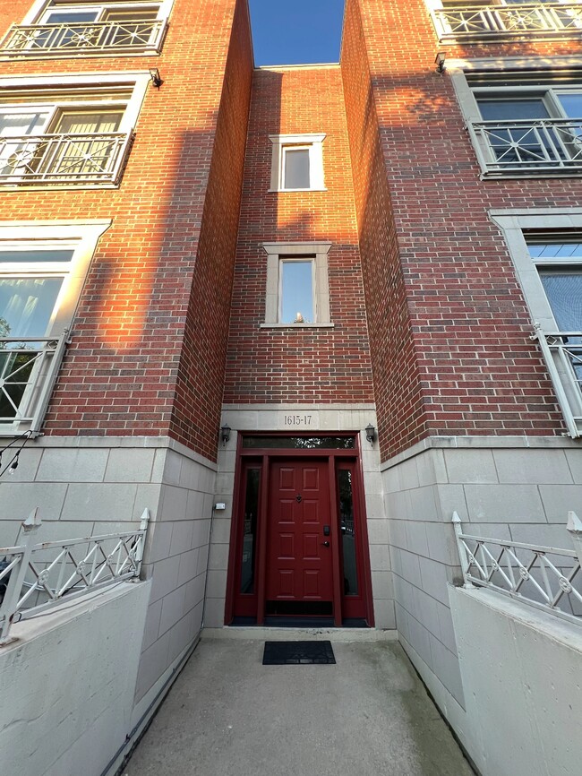 1617 N Campbell Ave, Unit 1N in Chicago, IL - Foto de edificio - Building Photo