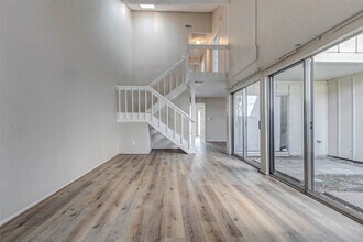 2952 Meadowgrass Ln in Houston, TX - Building Photo - Building Photo