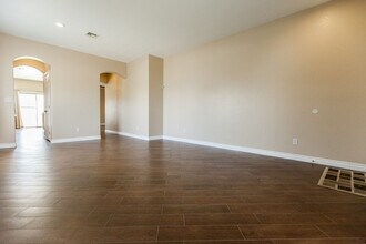 7675 Borealis St in Las Vegas, NV - Building Photo - Building Photo