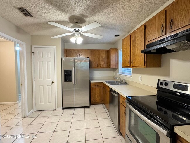 8031 Cumberland Gap Trail N in Jacksonville, FL - Building Photo - Building Photo
