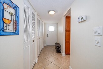 325 Causeway N in New Smyrna Beach, FL - Building Photo - Building Photo