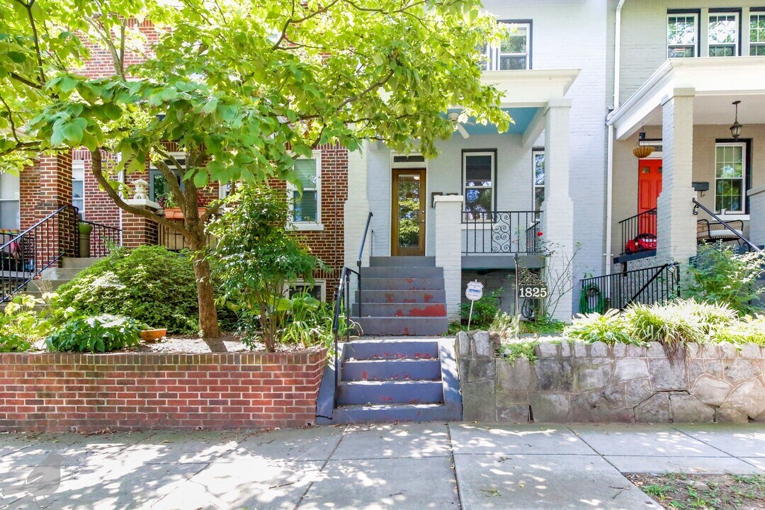 1825 Burke St SE-Unit -Unit A (Main House) in Washington, DC - Building Photo