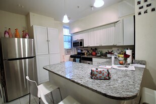 1999 Commonwealth Ave, Unit 5 in Boston, MA - Building Photo