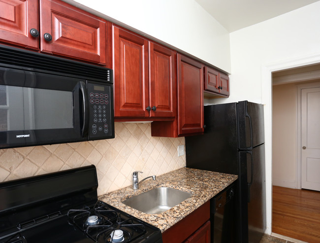 Edgehill Court Apartments in Bala Cynwyd, PA - Foto de edificio - Interior Photo