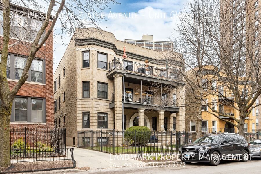 842 W Belle Plaine Ave in Chicago, IL - Foto de edificio