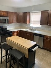 7918 S Wood St, Unit 2 in Chicago, IL - Foto de edificio - Building Photo