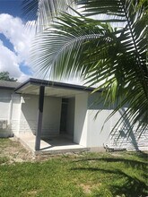 300 NW 97th St in Miami, FL - Building Photo - Building Photo