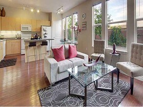 City Gate Apartment Homes in Denver, CO - Building Photo - Interior Photo