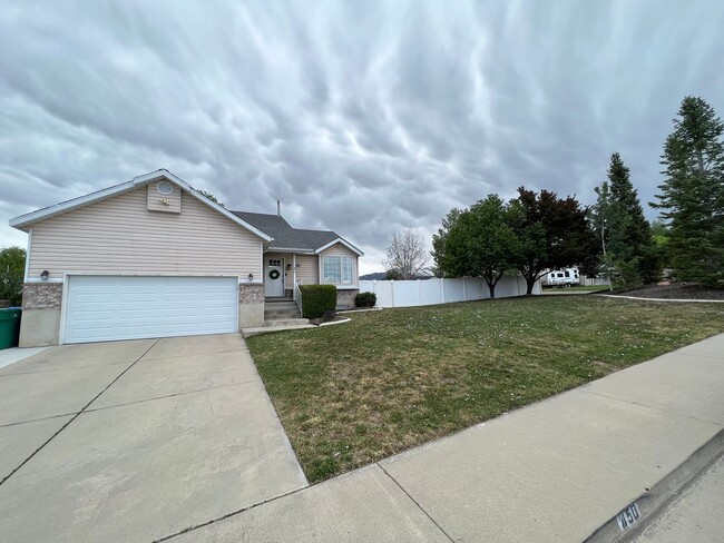 property at 450 W 2225 N