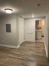 8 Lincoln Ave in Stonington, CT - Foto de edificio - Building Photo