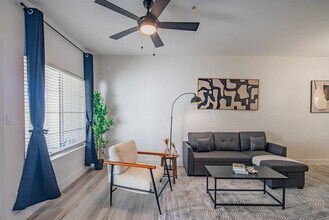 7900 E Princess Dr in Scottsdale, AZ - Building Photo - Building Photo