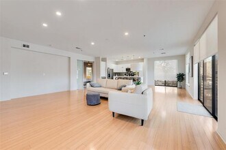 4111 Gilbert Ave in Dallas, TX - Building Photo - Building Photo