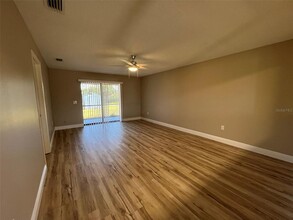 11050 Pendleton Ave in Englewood, FL - Foto de edificio - Building Photo