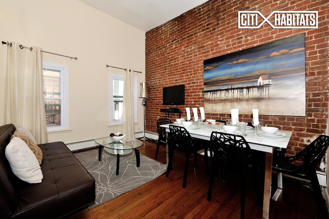 356 W 37th St-Unit -4A in New York, NY - Foto de edificio